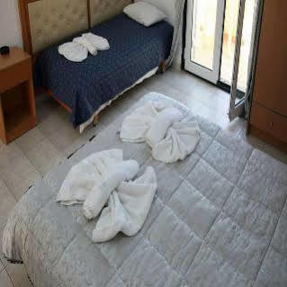 Mary Sofi Hotel Stalida Екстериор снимка